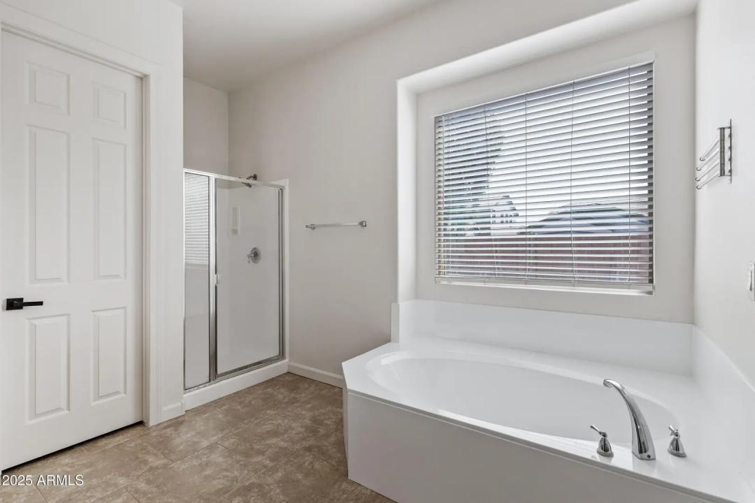 Real Estate Picture 24
