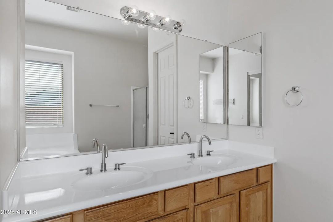 Real Estate Picture 25