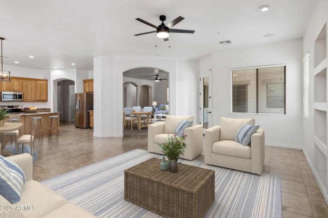 Real Estate Picture 12
