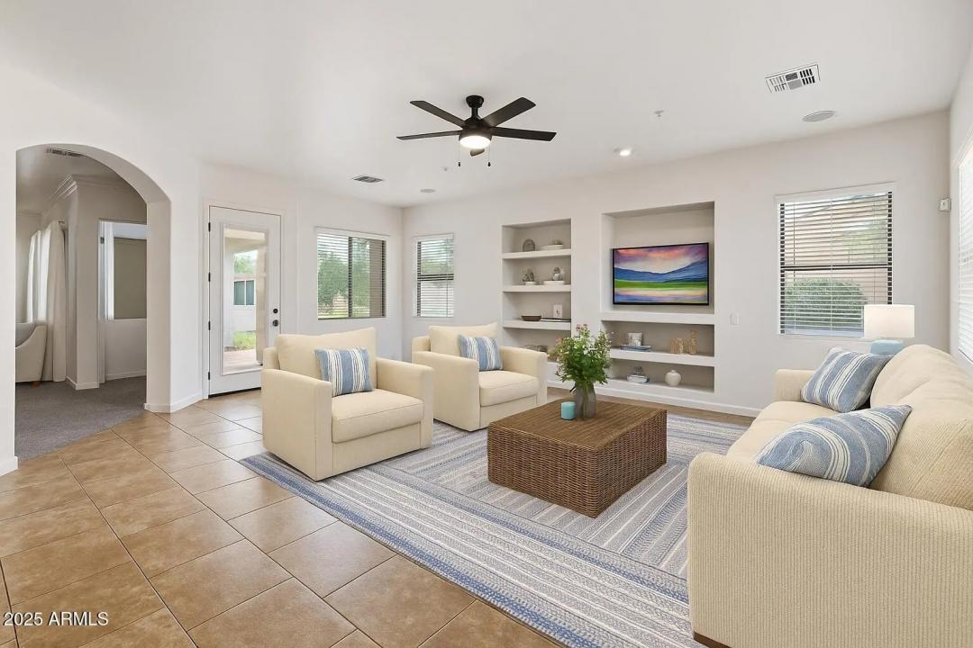 Real Estate Picture 14
