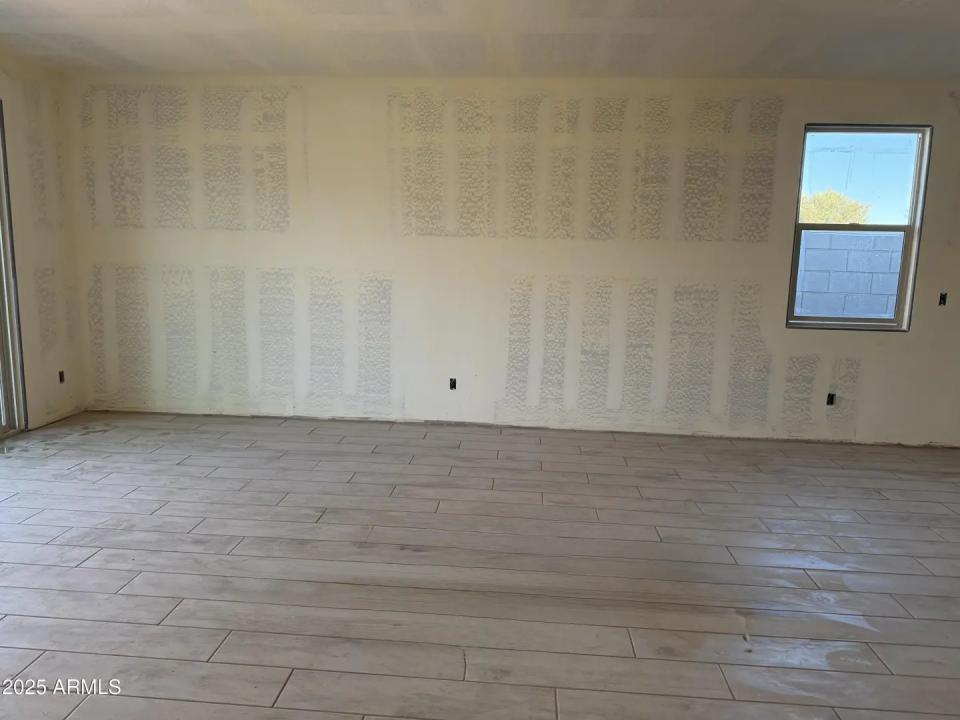 Real Estate Picture 8