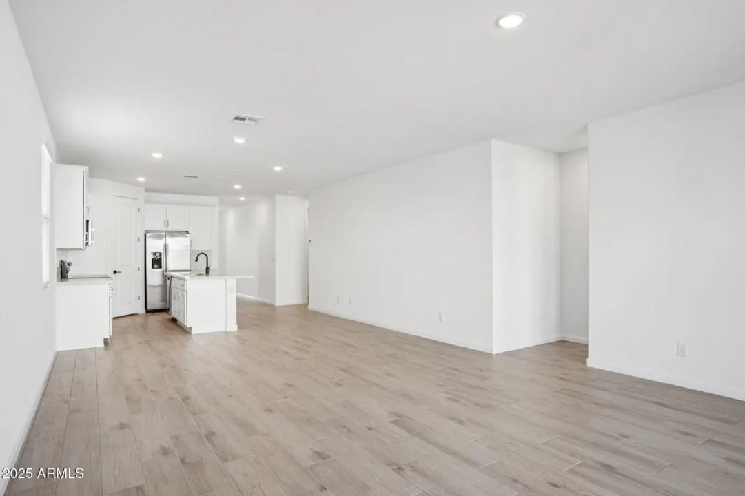 Real Estate Picture 6