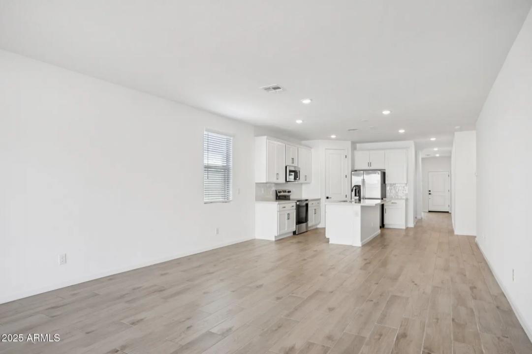 Real Estate Picture 8