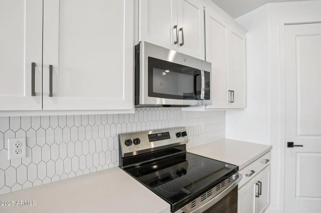 Real Estate Picture 10