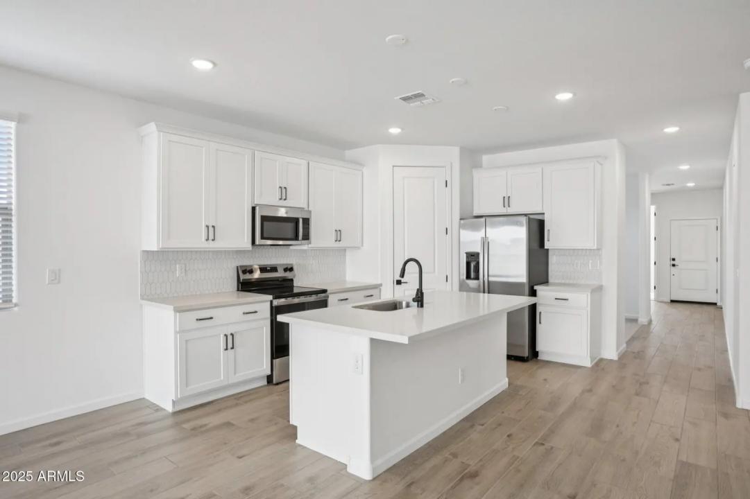 Real Estate Picture 13