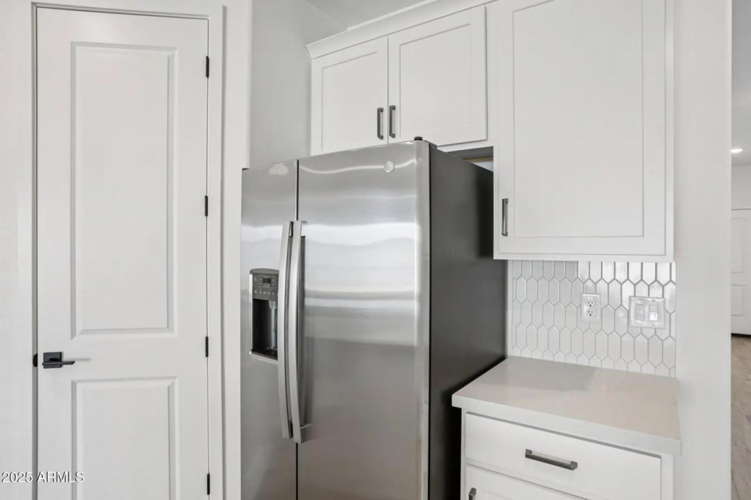 Real Estate Picture 14