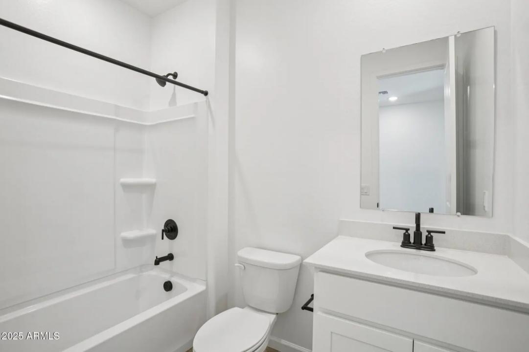 Real Estate Picture 16