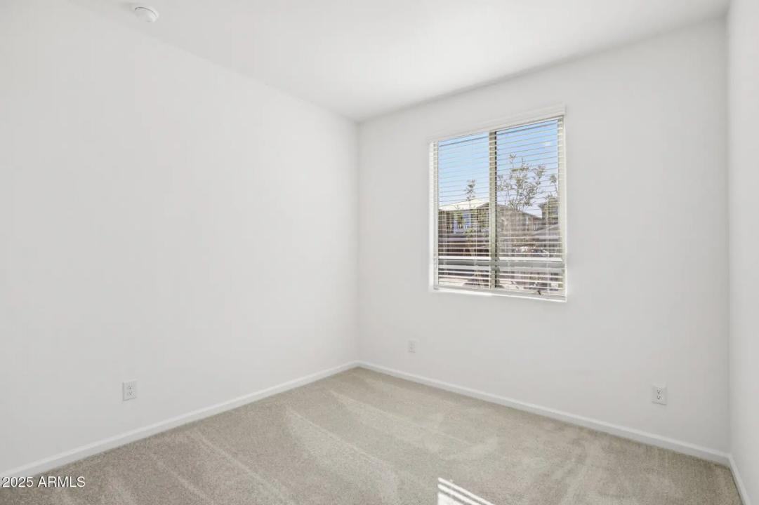 Real Estate Picture 17