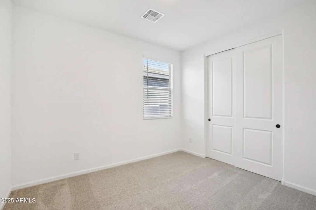 Real Estate Picture 24