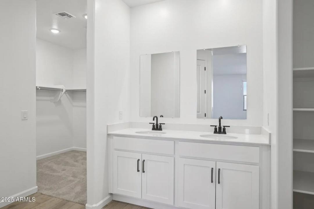 Real Estate Picture 35