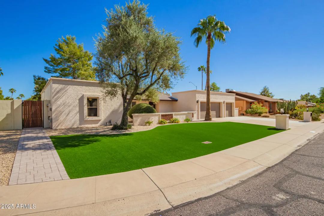 Real Estate Picture 3