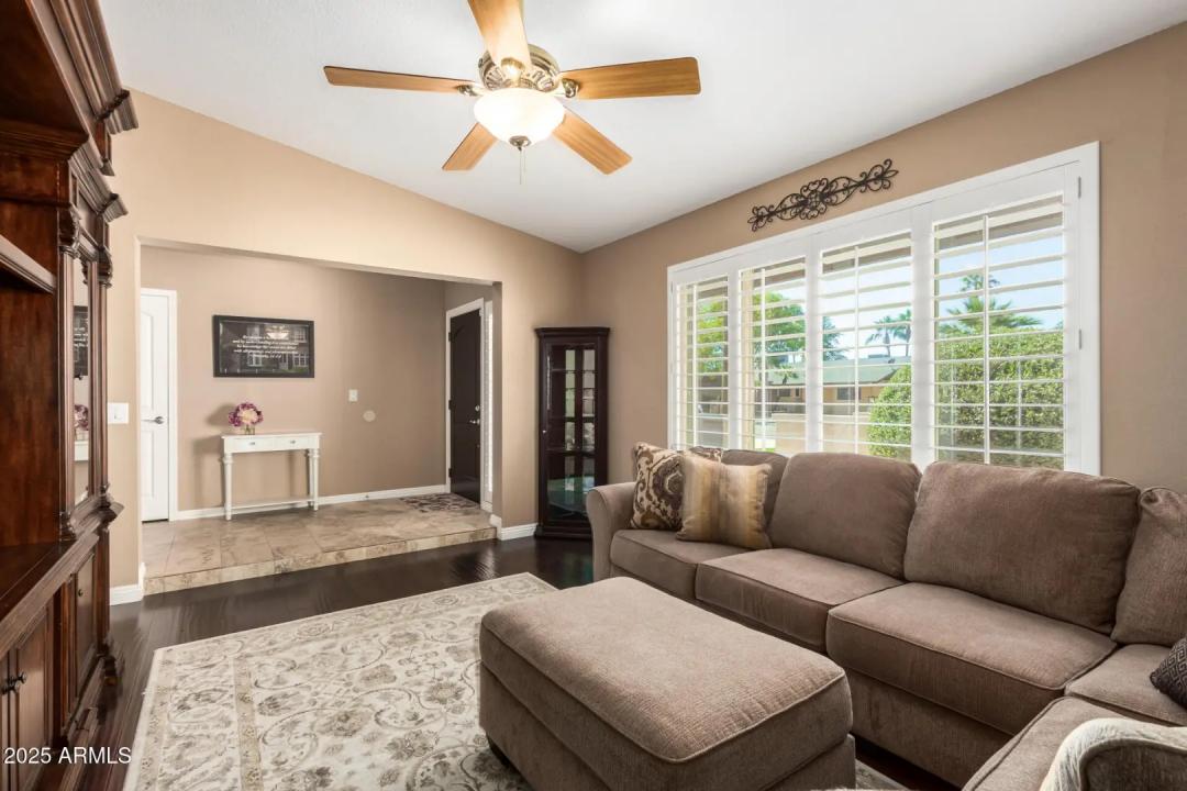 Real Estate Picture 10