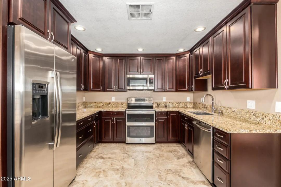 Real Estate Picture 13