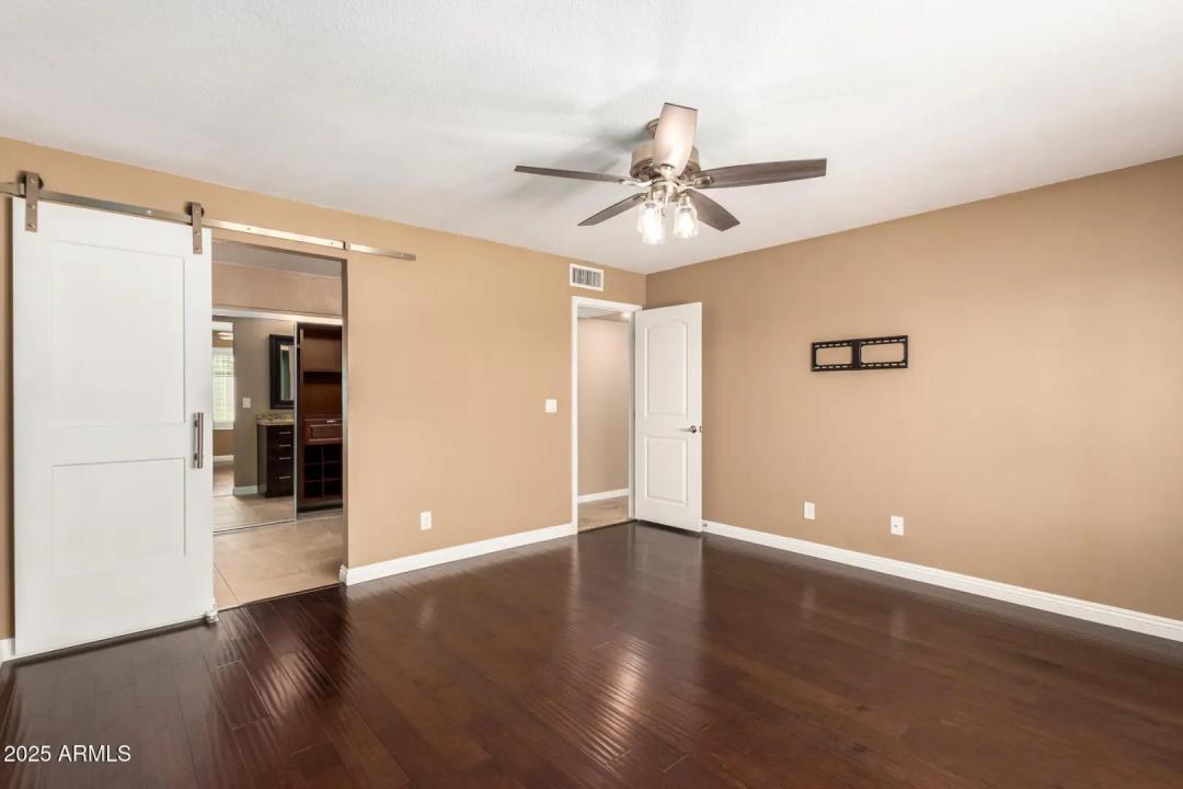 Real Estate Picture 25