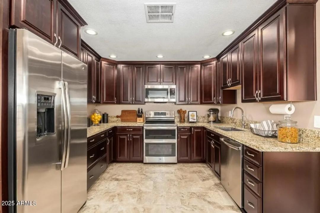 Real Estate Picture 13