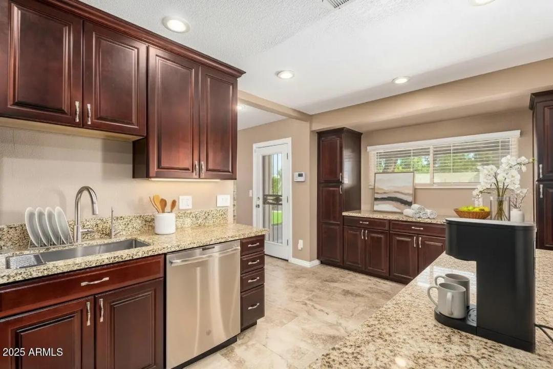 Real Estate Picture 22