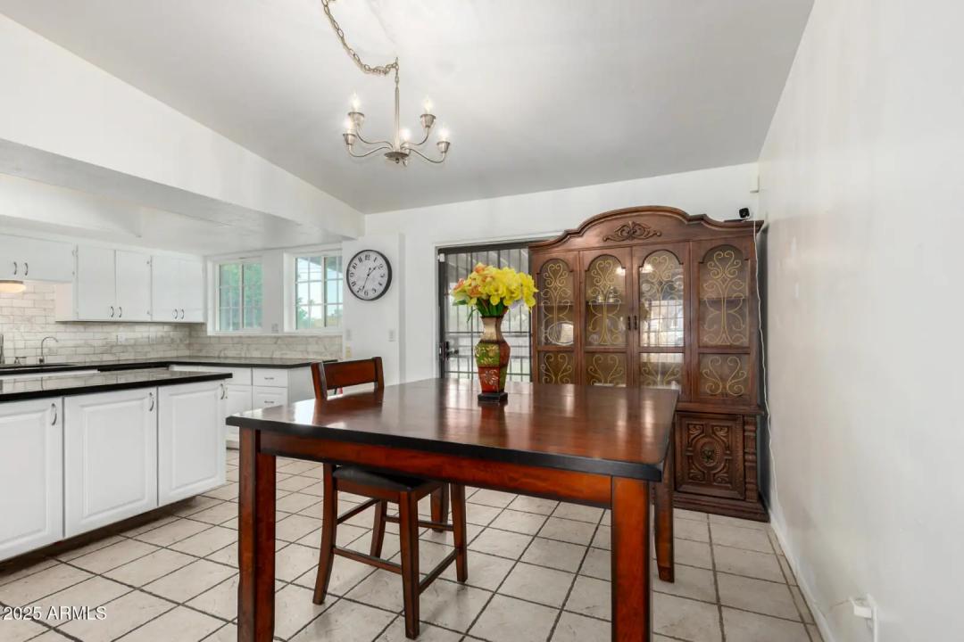 Real Estate Picture 9