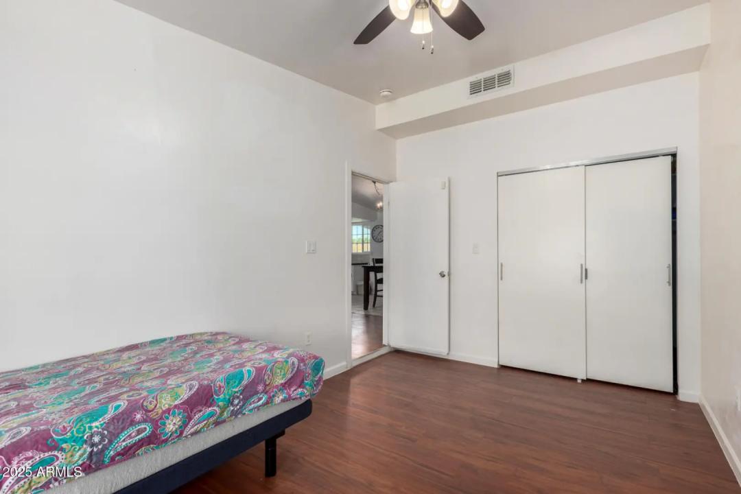 Real Estate Picture 19