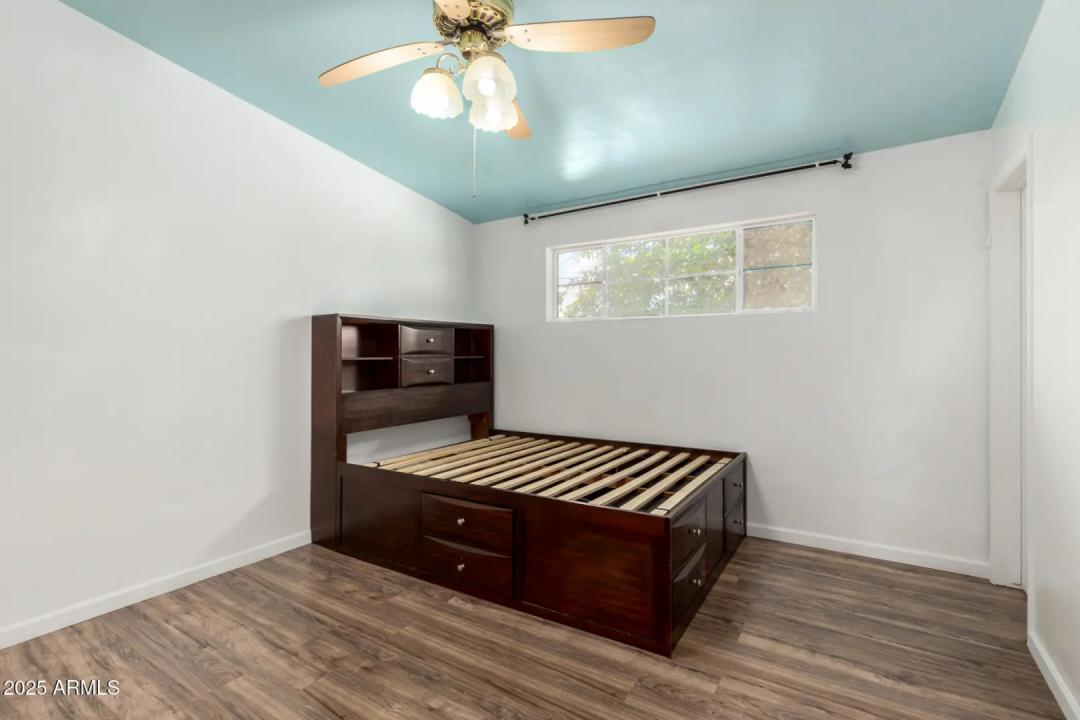 Real Estate Picture 21