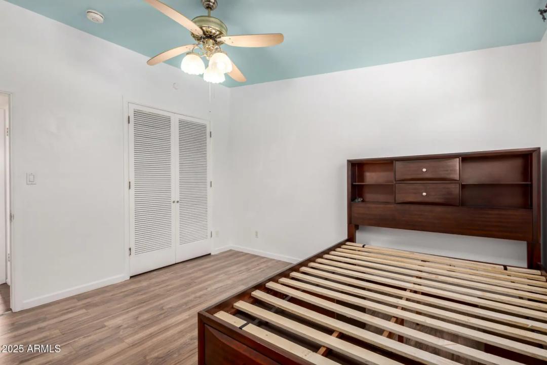 Real Estate Picture 22