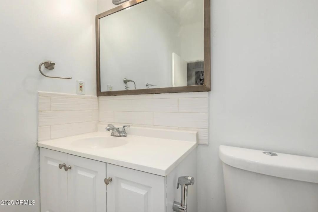 Real Estate Picture 25