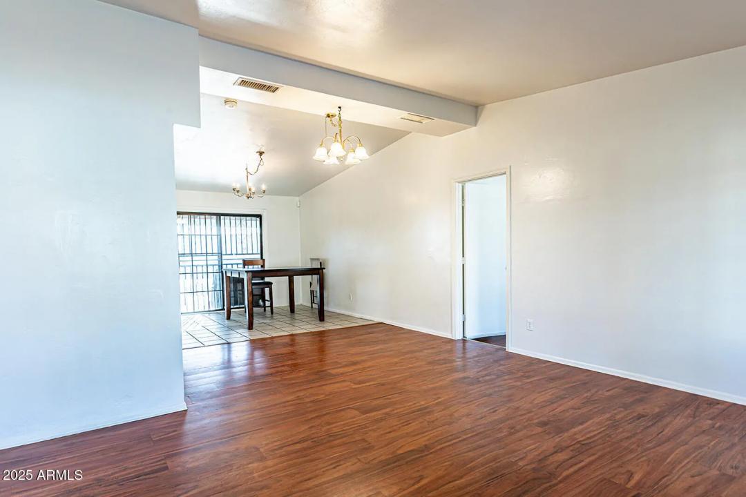 Real Estate Picture 7