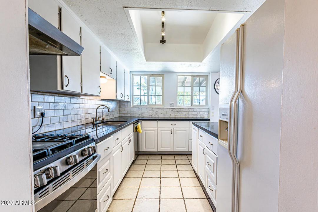 Real Estate Picture 13