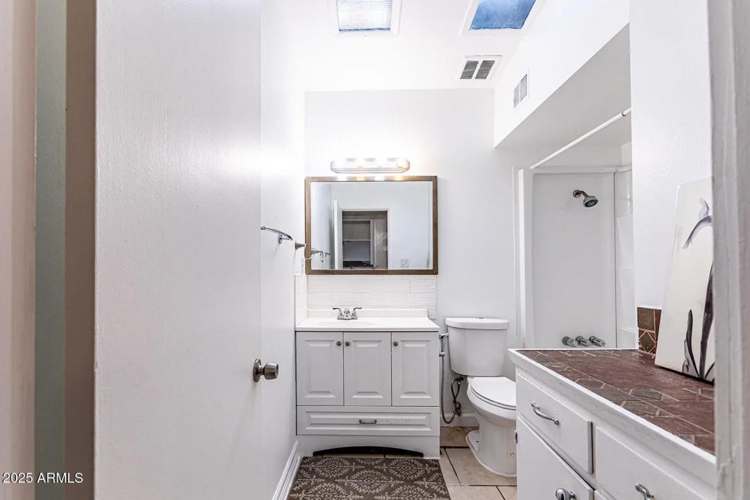 Real Estate Picture 16