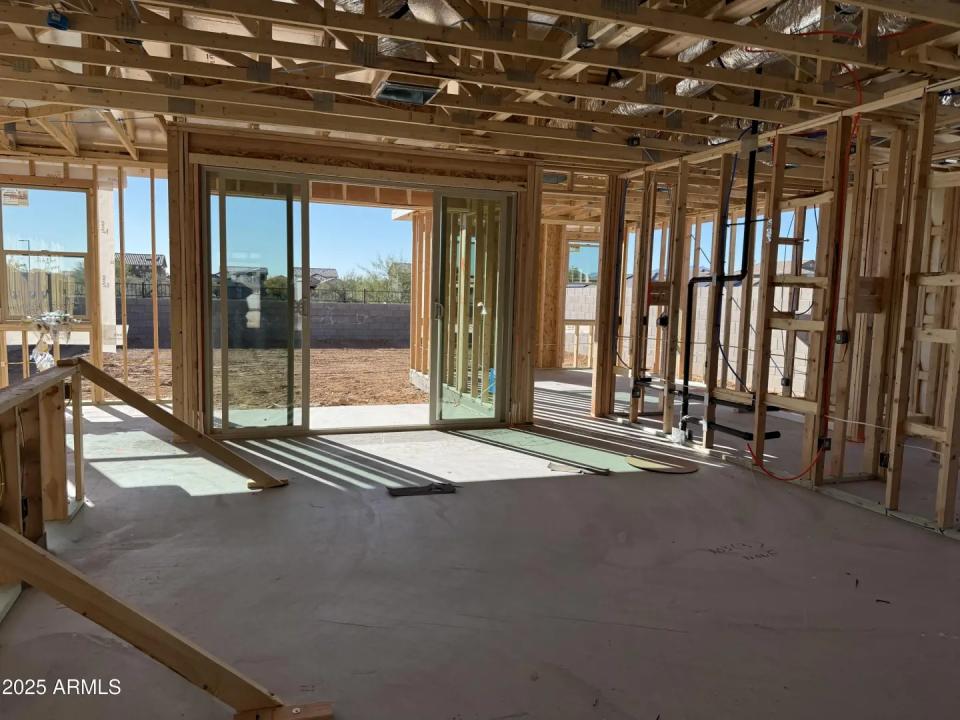 Real Estate Picture 4