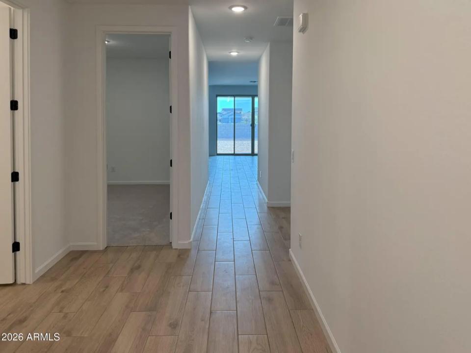 Real Estate Picture 3