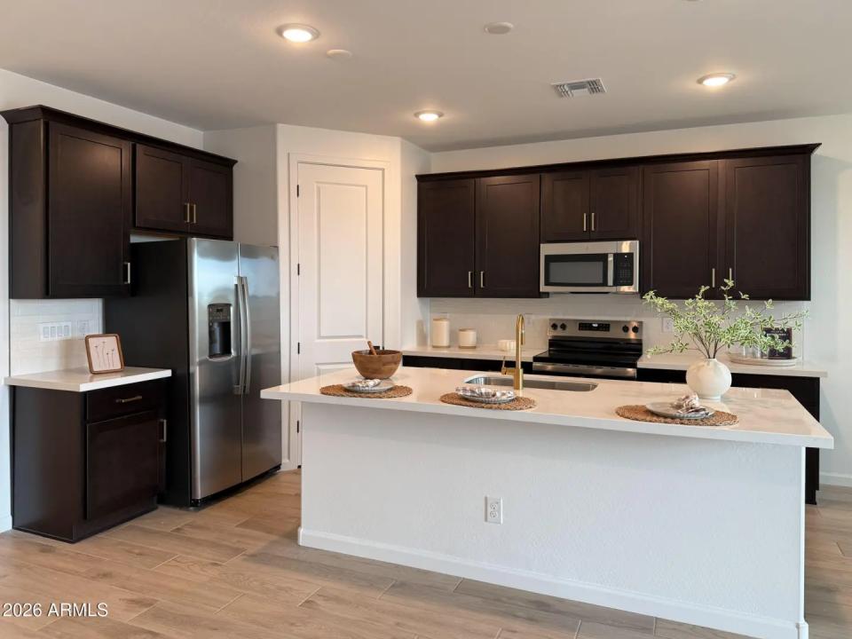 Real Estate Picture 6