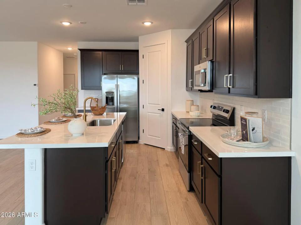 Real Estate Picture 7