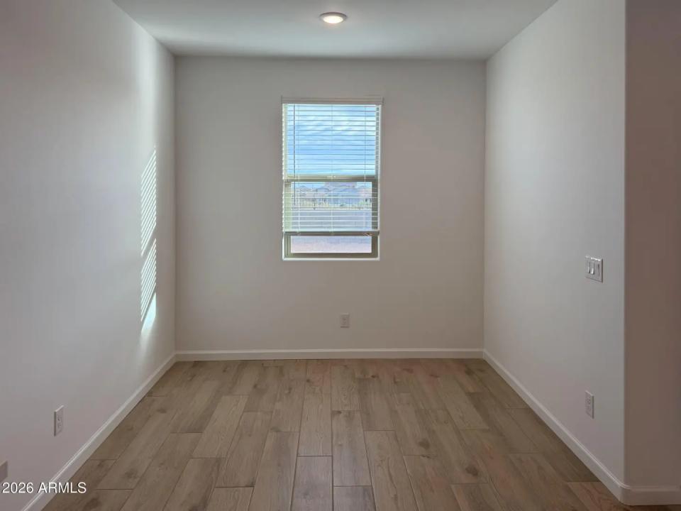 Real Estate Picture 9