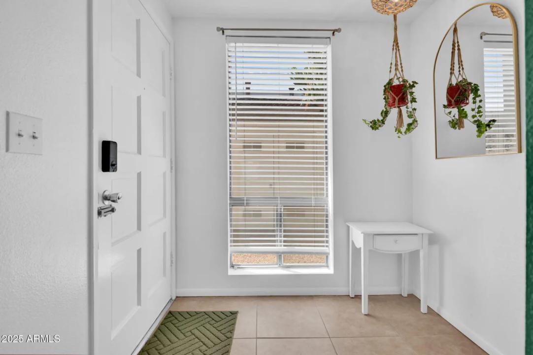 Real Estate Picture 4