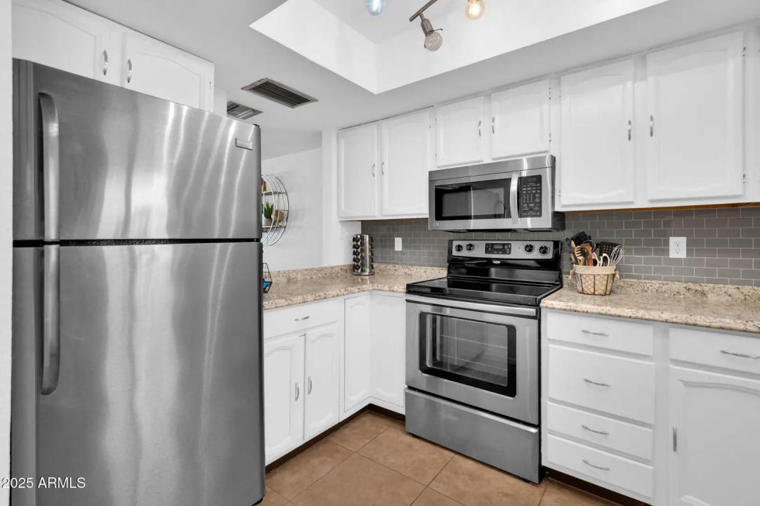 Real Estate Picture 6