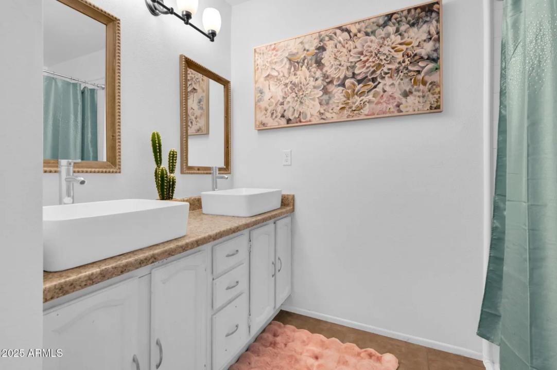 Real Estate Picture 15
