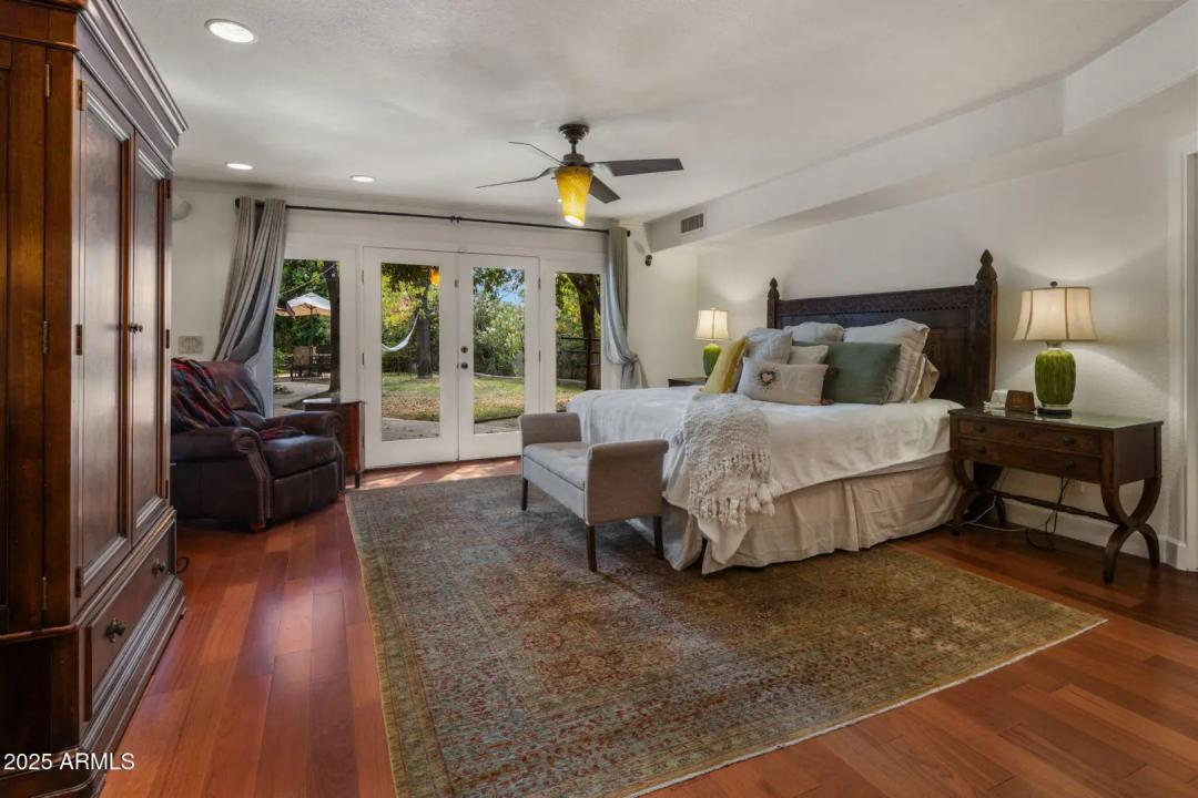 Real Estate Picture 24