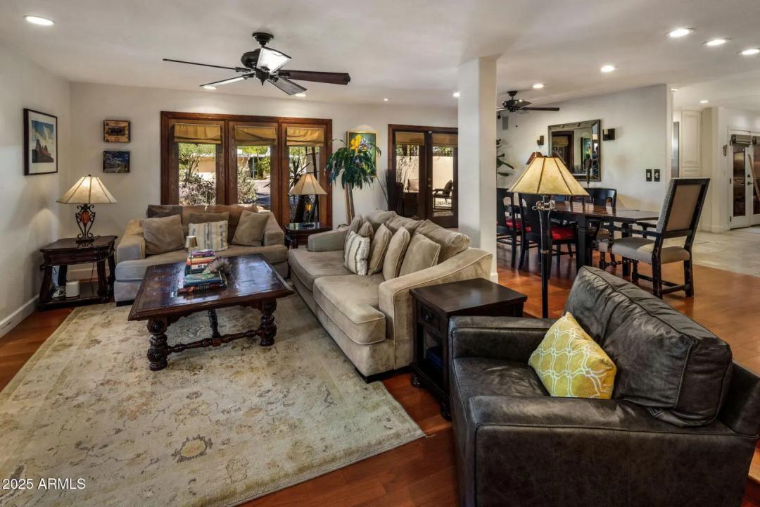 Real Estate Picture 12
