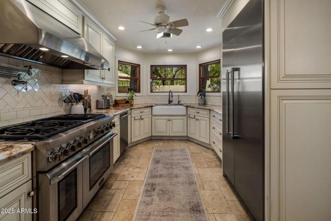 Real Estate Picture 17