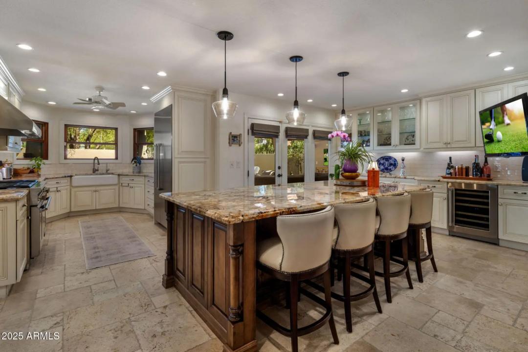 Real Estate Picture 16