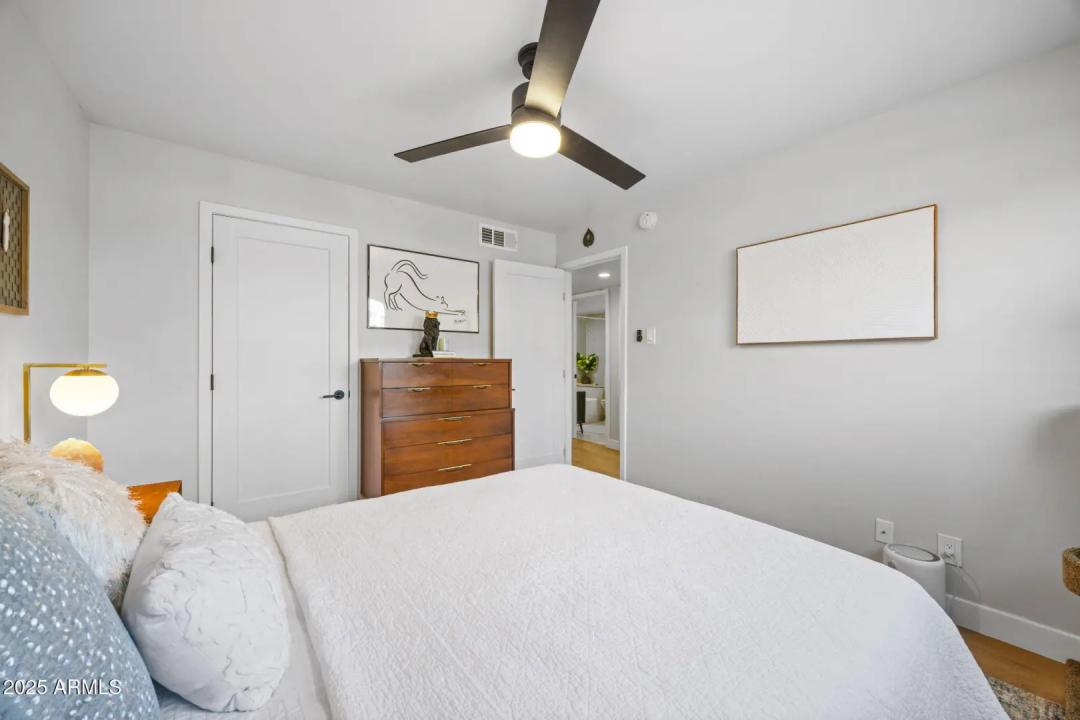Real Estate Picture 14