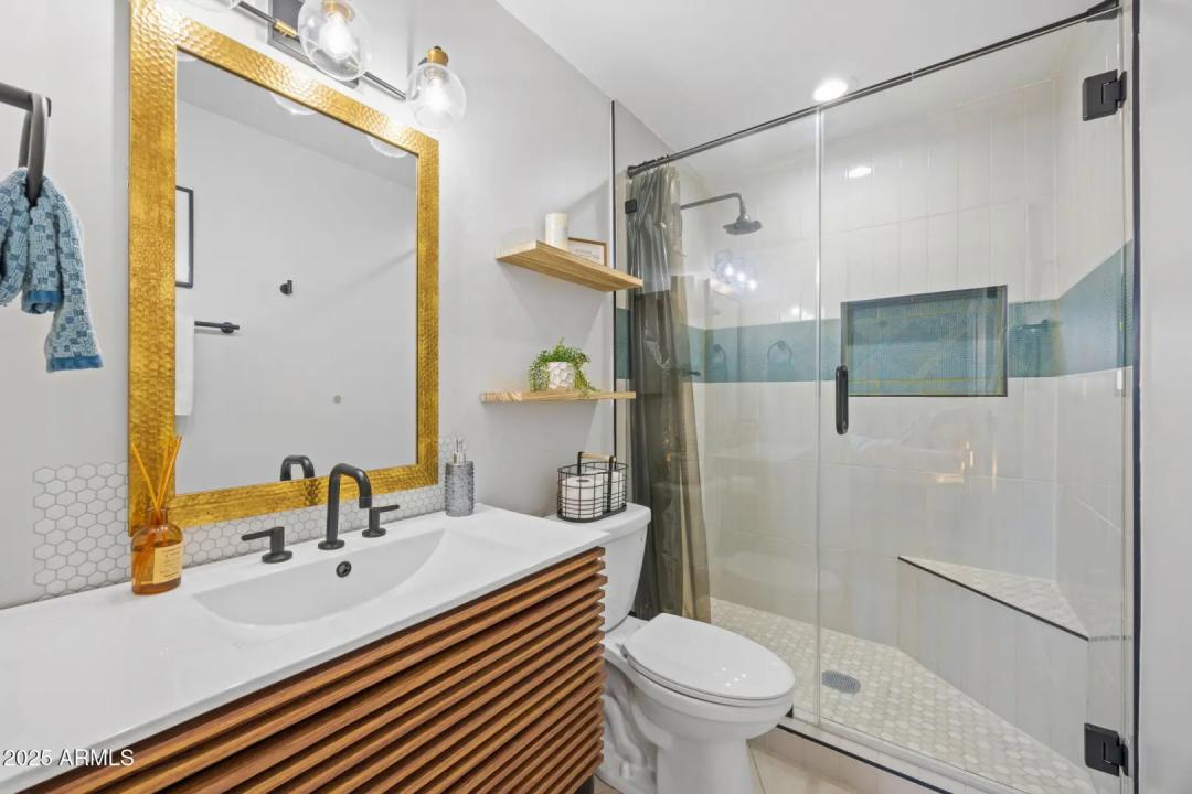 Real Estate Picture 15
