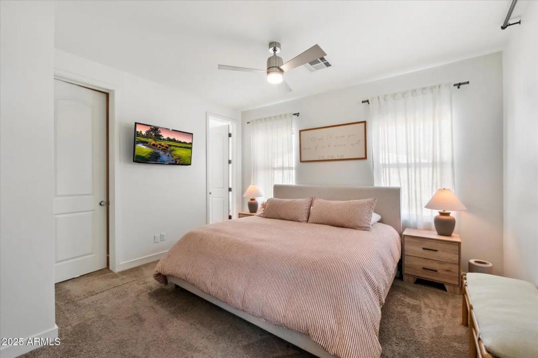 Real Estate Picture 14