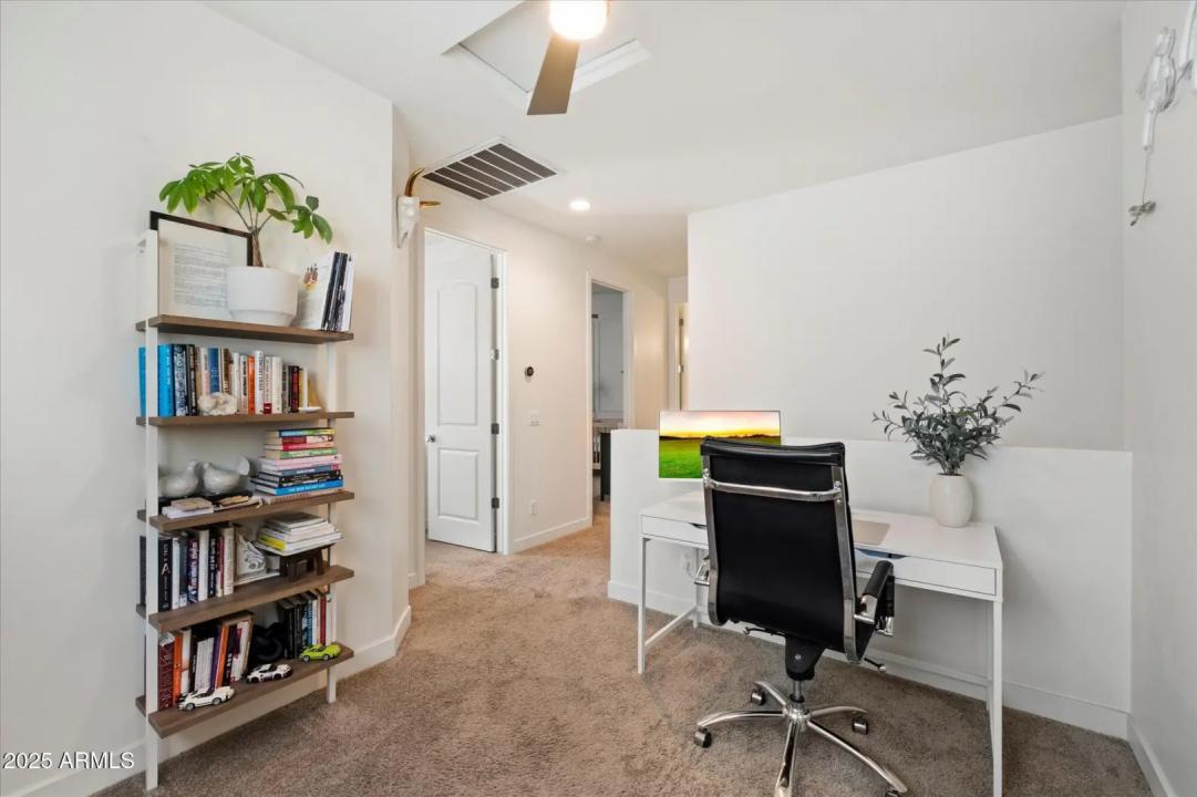 Real Estate Picture 12