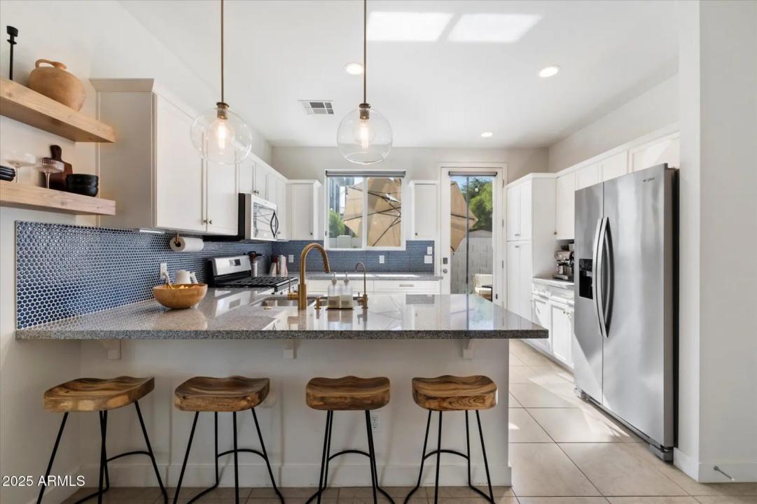 Real Estate Picture 6