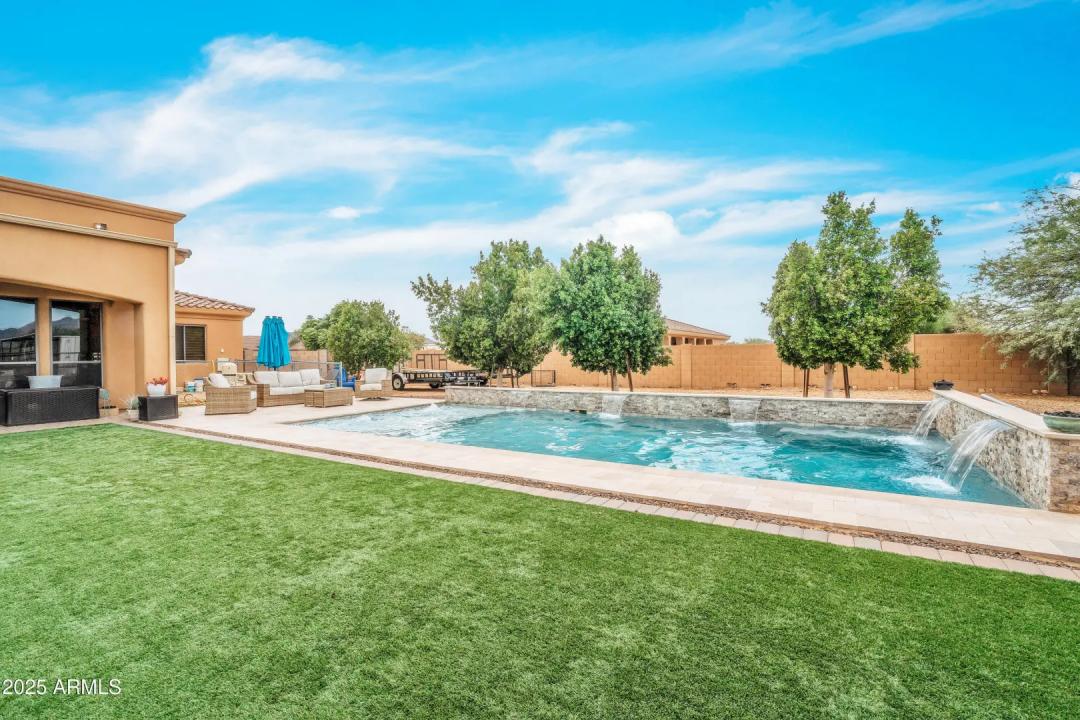 Real Estate Picture 33