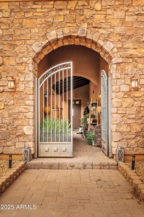 Real Estate Picture 4