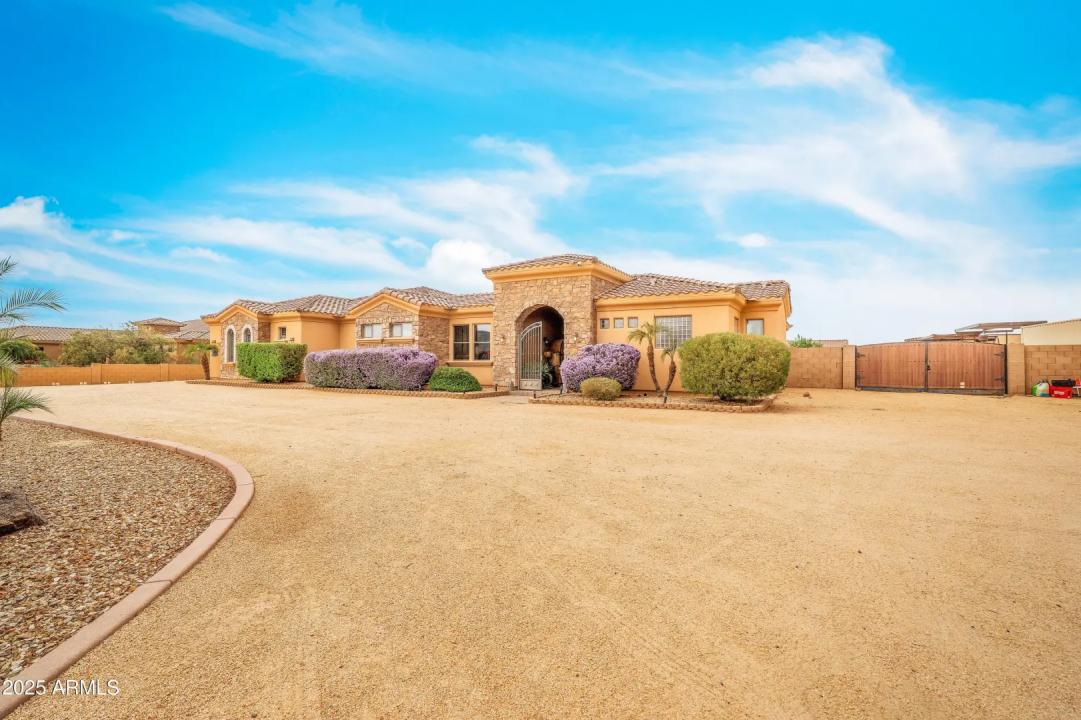 Real Estate Picture 3