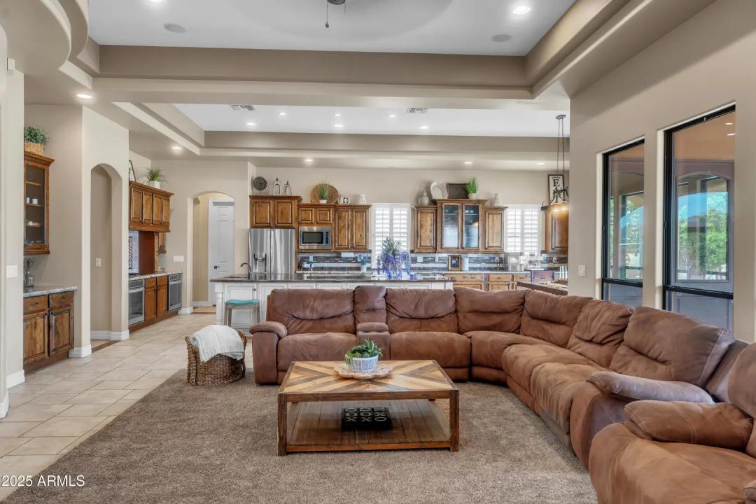 Real Estate Picture 14
