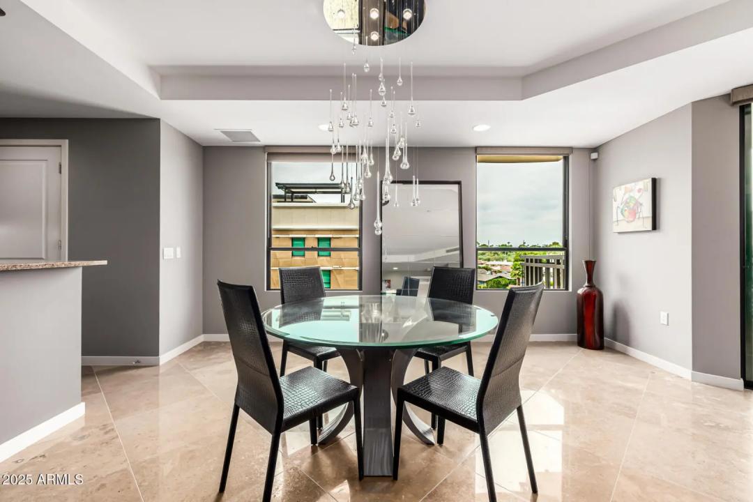 Real Estate Picture 11